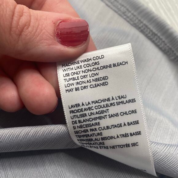 Free People Intimately Gray Silver Flowy V-Neckline Racerback Tank Size Small - Picture 9 of 9